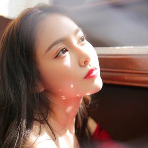 闽南语歌曲【U盘在橱窗】头像