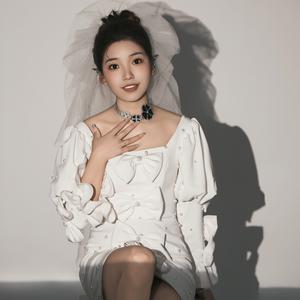 小 困 包°˖✧︎头像