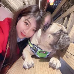 大象和小红绳头像