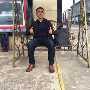 半百少年喜读书头像