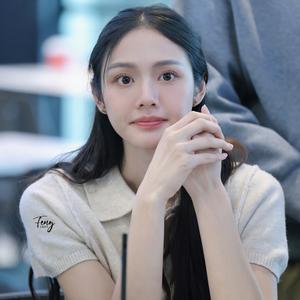 摸鱼的牛角包头像