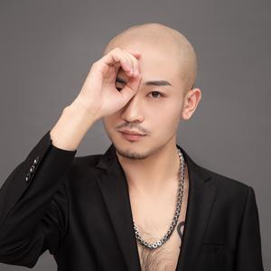 依安 劳伦斯（专注女士设计）头像