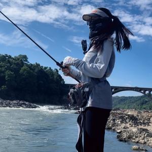 小妍与路亚🎣头像