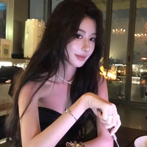 蕾丝里leslie头像