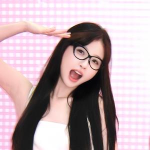 请问奶茶几分甜🥕头像