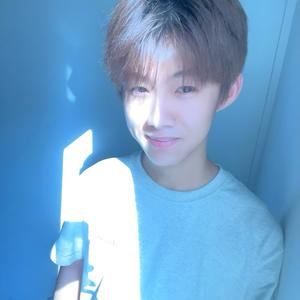 杨阳很努力头像