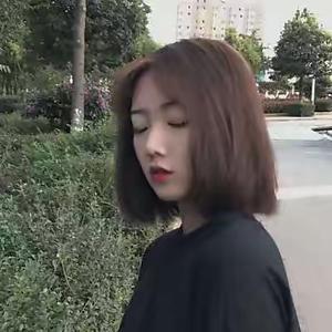 爱，伊。头像
