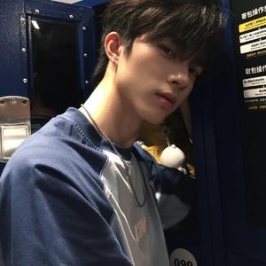 没有星期八头像