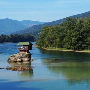 荒野户外分享头像