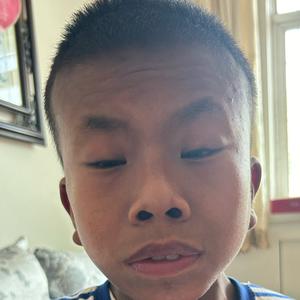 小孩哥毛毛头像