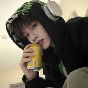 小羊蛋卷🍔🍔(栩子赞过版）头像