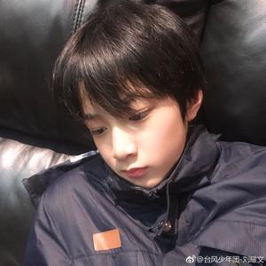 小 满头像