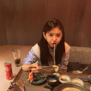 美到被通缉的午夜忧郁女霸总头像