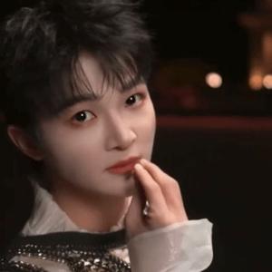 嗷呜深喵一口头像