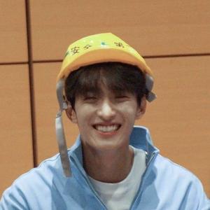 （ ◝‿◜ ）头像