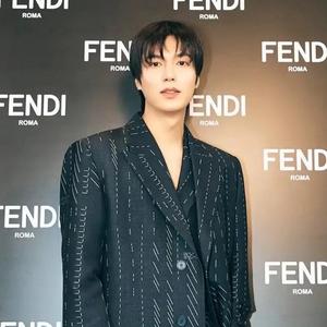 Y-3烫染店长头像