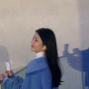 梅有关西吖头像