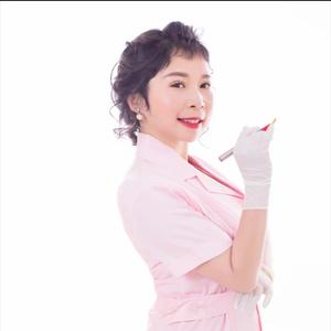 小芳专业调肤头像