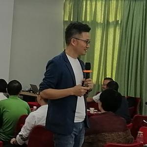 餐谋长苏式军头像