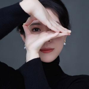 杭州临平绘画万万老师头像