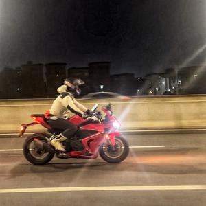 不会拉花的小陈头像