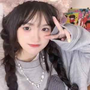 英子爱追剧头像