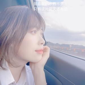 开心的小阿姨头像