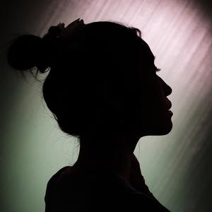 梦吟今天不上班头像