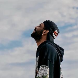 独行侠🏀（等待欧文归来）头像