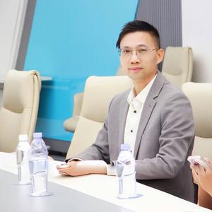 爱运动的平爸爸头像