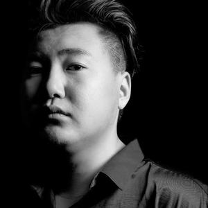 会按快门的L头像