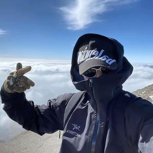 单眼皮的男孩有点坏、头像