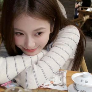 装忧郁被肘击头像