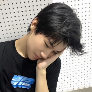 松鼠是源_🍏头像