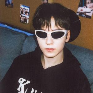 椰子一米八头像