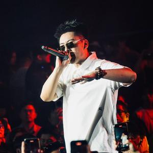 揽佬SKAI ISYOURGOD的抖音 - 抖音