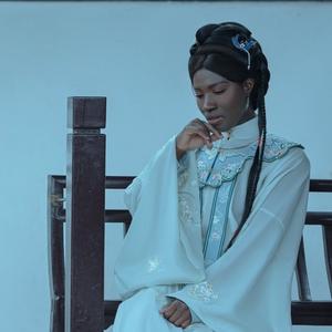 米兰夫妇在中国头像