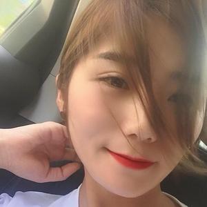 @化妆师倩倩头像