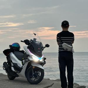 会骑车不会压弯头像