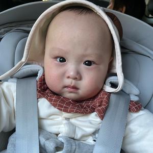 小叮当在吃什么头像