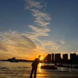 草莓奶茶吖头像