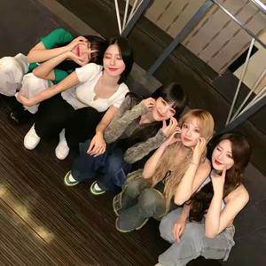 小可艾汀♥NEVERLAND头像