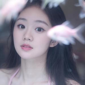 好像是六月！头像