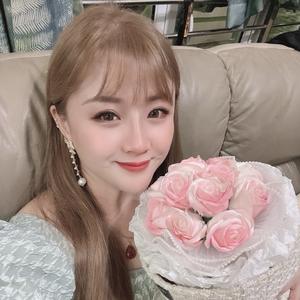 𝓔𝓵𝓪𝓲𝓷𝓮𝓛𝓪𝓾🎐头像