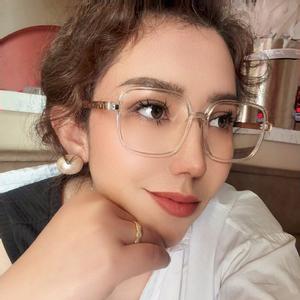 妮娜讲给你听头像