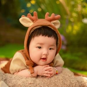 单眼皮的小七七头像