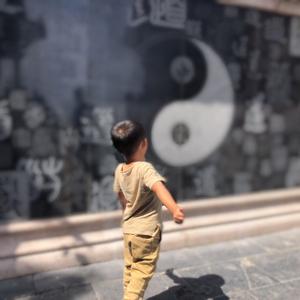 爱比恨多一点点头像