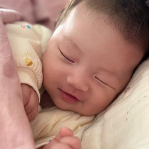 小佑佑吖、头像