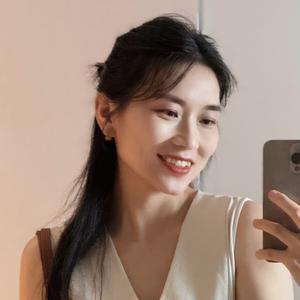爱拍照的三月头像