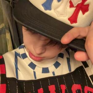 黑卤蛋三金头像